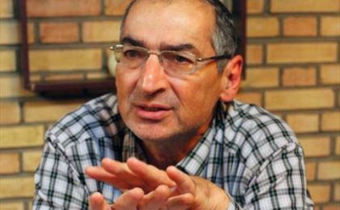 Iran professor says sentenced over nuclear dispute