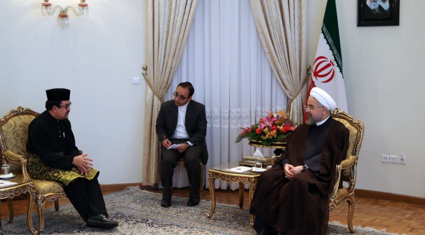 Iranian President urges Muslim nations to unite against extremism 