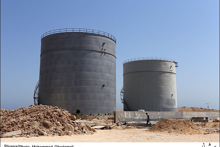 4 storage tanks in Kharg terminal