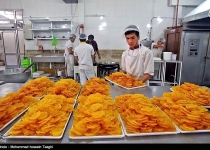 Photos: Zoolbia and Bamieh, Persian dessert for Ramadan  <img src="https://cdn.theiranproject.com/images/picture_icon.png" width="16" height="16" border="0" align="top">