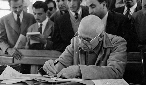 Parliament committee urges Britain to apologize for involvement in 1953 coup in Iran