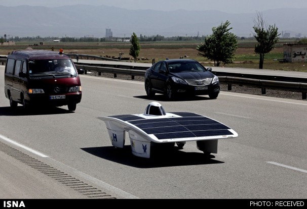 Iranian solar car breaks record in US race