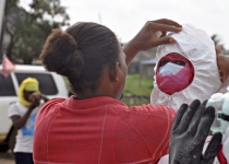 Ebola-infected patients driven from treatment centre in Liberia