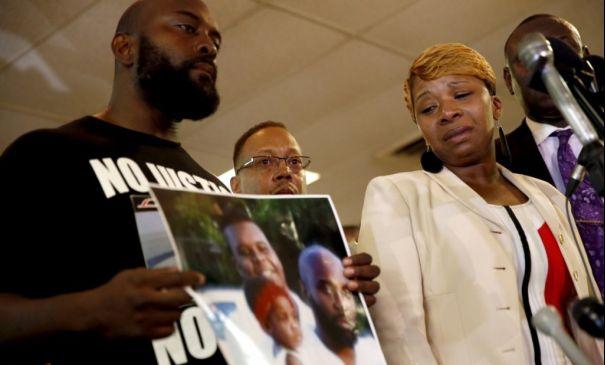 Autopsy shows Michael Brown was shot at least 6 times, two in head
