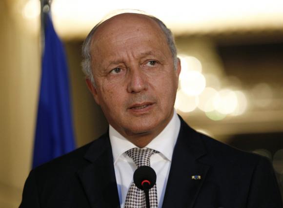 France seeks international meeting to tackle Islamic State