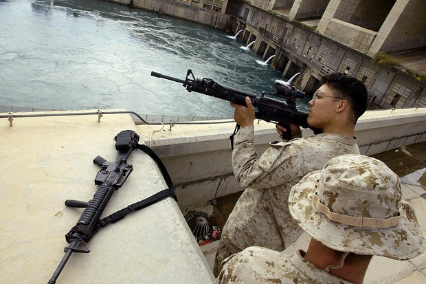 U.S. expands air offensive to protect Iraqi dam