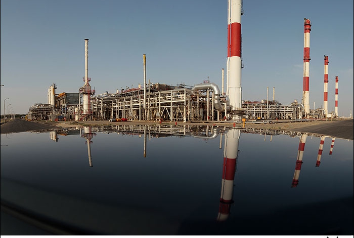 Iran, Russia to discuss mini-refinery construction