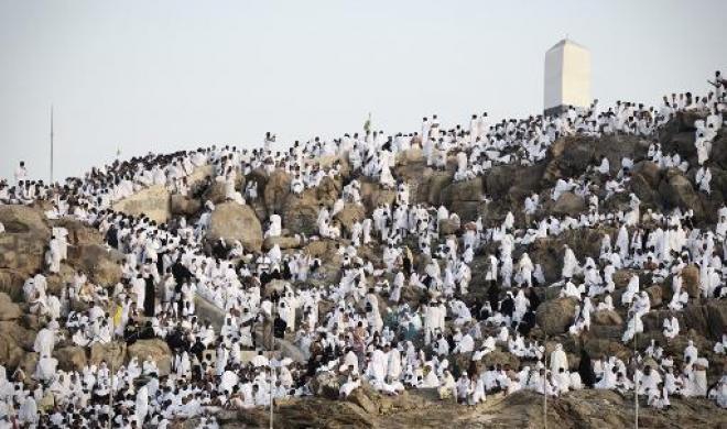 2 million Muslims stone the devil during hajj