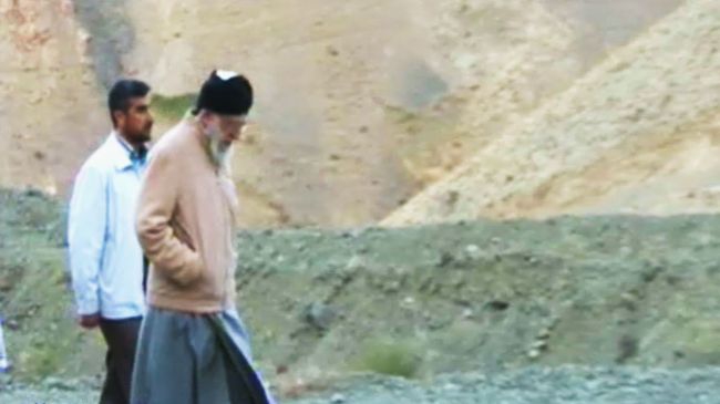 Leader goes on first hike in Tehran mountainside following surgery