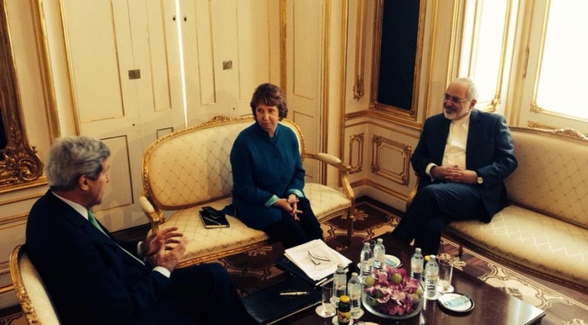 Zarif, Kerry, Ashton hold 3rd round of difference resolving talks
