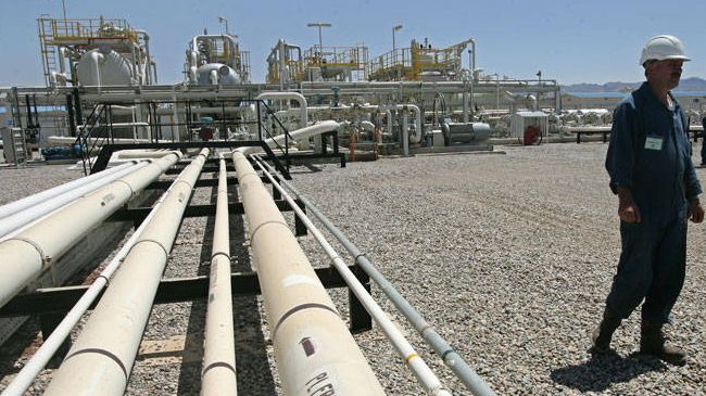 Iraq government, Kurdistan strike oil exports, budget deal 