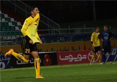 Sepahan moves to IPL second place 