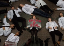 US medical students stage die-ins to protest racism, police brutality