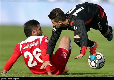 Naft moves top of Iran Professional League, Persepolis loses