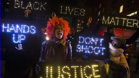 Thousands march against US police killings