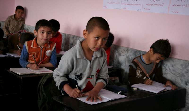 Iran allows Afghan refugees to study at Iranian schools