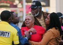 Gunman kills shopper in Louisiana mall on Christmas Eve