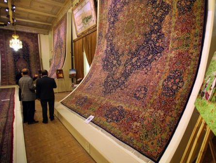 Official urges application of science in Iranian carpet industry