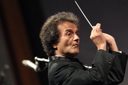 Acclaimed Shahrdad Rohani to conduct orchestra in Tehran 