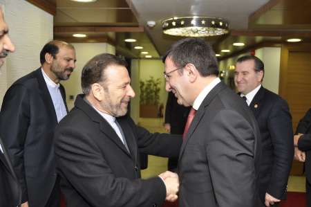 Iranian, Turkish ministers confer on interested issues