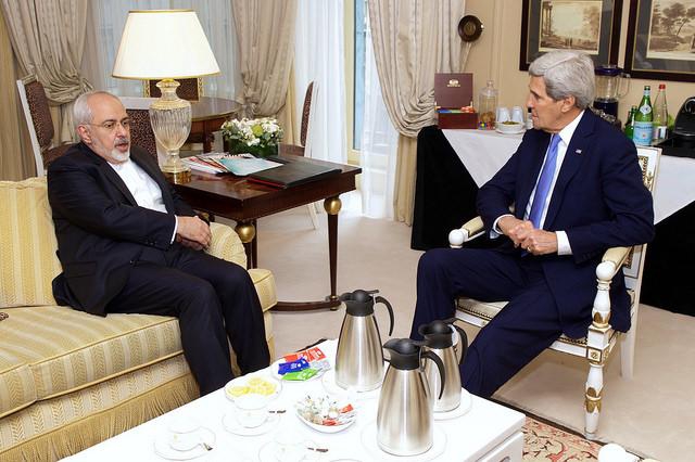 Kerry meets Iranian foreign minister in Paris
