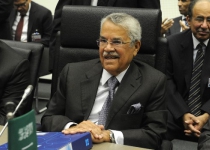 Saudi king shuffles cabinet, But leaves oil minister