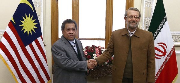 Larijani urges consensus in showing true face of Islam