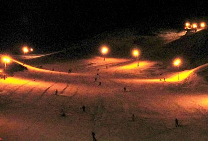First Iranian night skiing slope closed 10 days after opening
