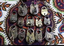 Photos: Iranian antique locks  <img src="https://cdn.theiranproject.com/images/picture_icon.png" width="16" height="16" border="0" align="top">