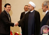 Iran, Vietnam presidents meet in Jakarta