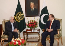Zarif, Pakistani PM discuss bilateral ties, regional developments