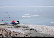 Photos: Lake Oroumiyeh in Northwestern Iran  <img src="https://cdn.theiranproject.com/images/picture_icon.png" width="16" height="16" border="0" align="top">