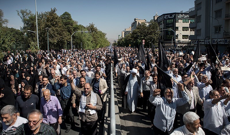 Iranians hold rallies to protest Saudis
