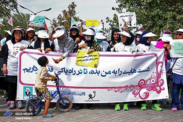 Reformed female addicts march, calling on others to kick habit