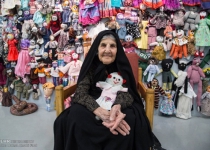 A nice grandma and the story of her dolls