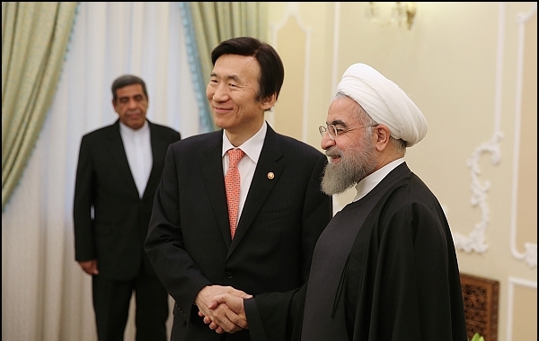 Iran, South Korea can cooperate to help promote peace: Rouhani