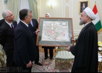 Hungarian premier gifts 175- year- old map to President Rouhani
