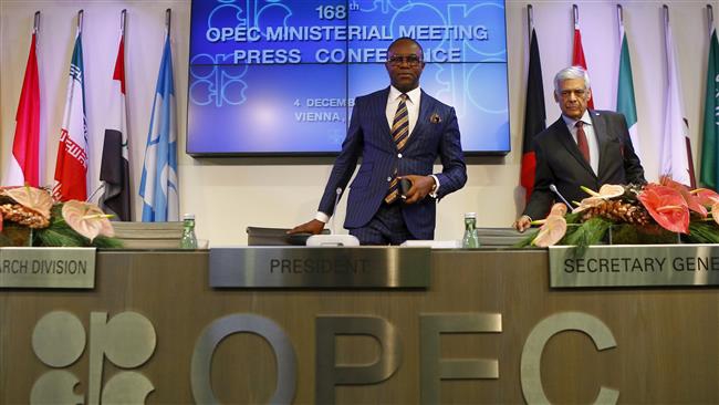 OPEC maintains output levels despite low oil prices