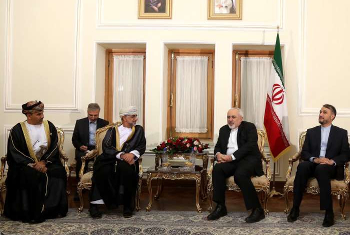 Senior Iranian, Omani diplomats discuss Tehran-Muscat ties