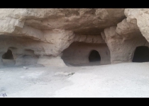 Photos: 60 man-made caves in Western Iran belonging to the iron age  <img src="https://cdn.theiranproject.com/images/picture_icon.png" width="16" height="16" border="0" align="top">