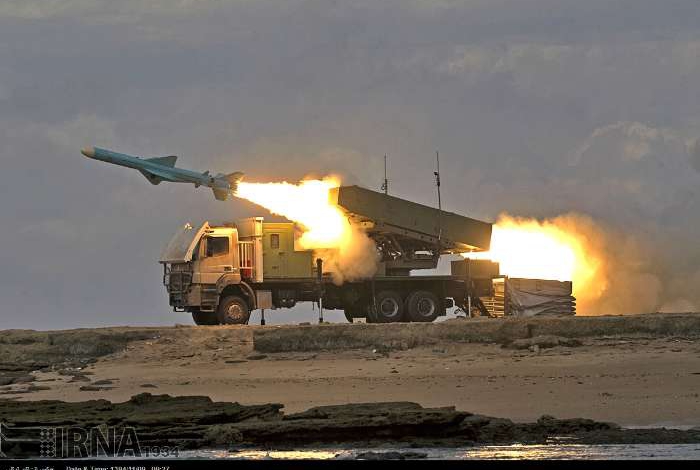 Iranian Navy test-fires cruise missile 