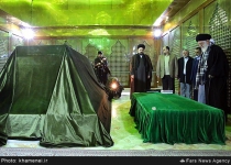 Photos: Supreme Leader pays tribute to late Imam Khomeini  <img src="https://cdn.theiranproject.com/images/picture_icon.png" width="16" height="16" border="0" align="top">
