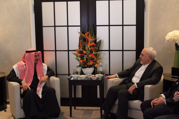 Zarif confers with Chinese, Omani counterparts, UN Syria envoy
