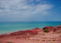 Beach garbage hotel to be created on Hormoz Island