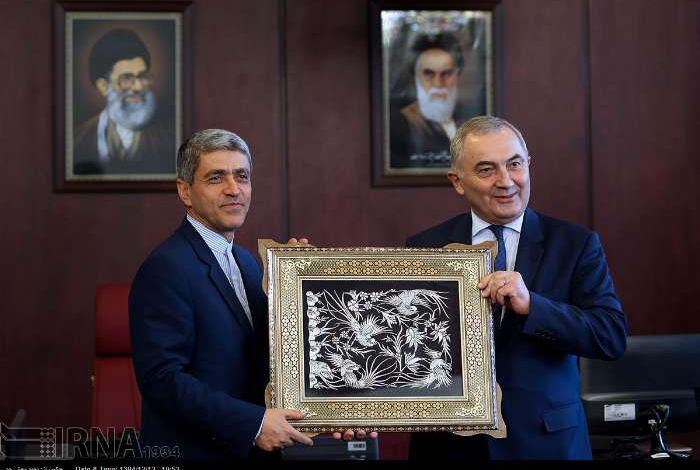 Iran, Romania opt for boosting economic exchanges