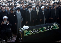 Supreme Leader leads prayers for late Ayatollah Vaez