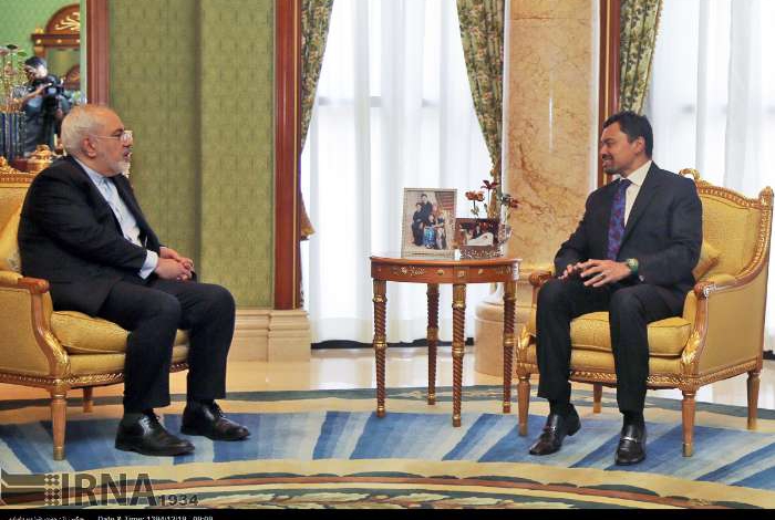 Zarif confers with crown prince of Brunei