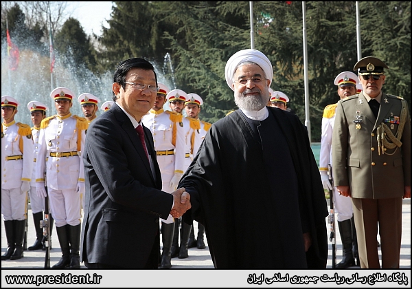 President Rouhani officially welcomes Vietnamese counterpart