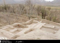 Pieces of pottery and animal bones found in Harmangan historical site in Fars