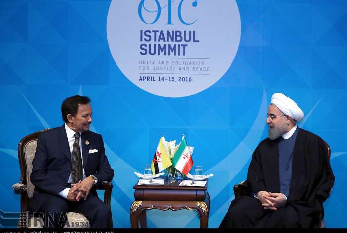 Rouhani confers with Brunei leader